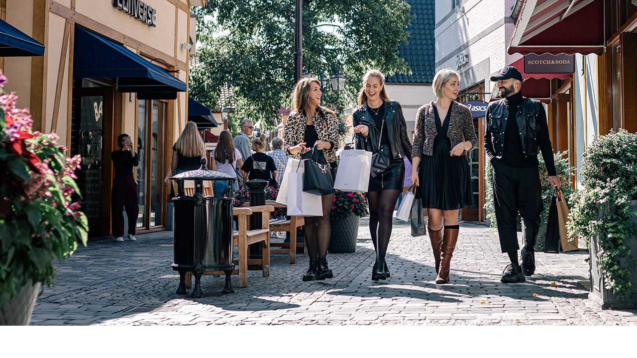 Designer Outlet Roermond - Want to surprise a friend that can't wait to  shop again? 🛍️ Gift them a Designer Outlet Roermond Gift Card ✨ Order  yours now